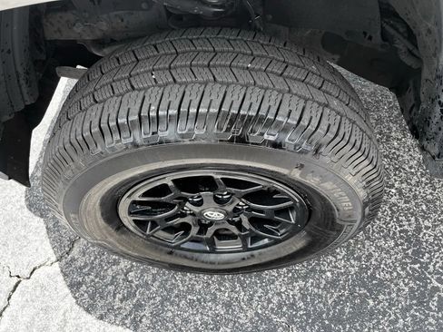 Used 2022 Toyota Tacoma SR5 w/ Technology Package RWD image 40