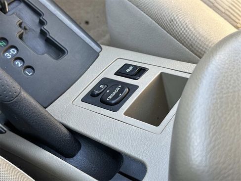 Used 2011 Toyota RAV4 4WD image 29