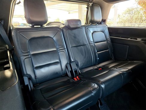 Used 2024 Lincoln Navigator Reserve image 30