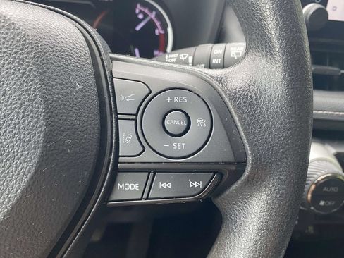 Used 2024 Toyota RAV4 XLE FWD image 20