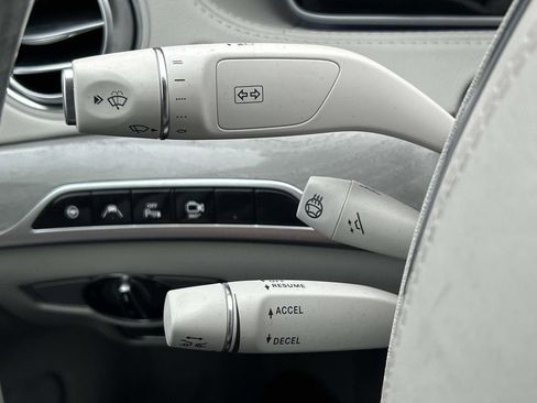 Used 2017 Mercedes-Benz S 550 Sedan image 31