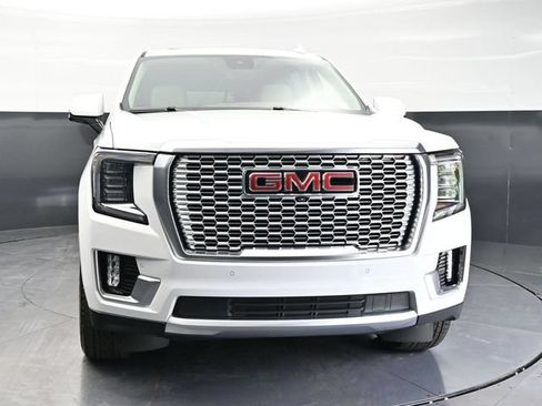 Used 2024 GMC Yukon XL Denali w/ Advanced Technology Package AWD/4WD image 2