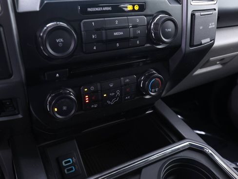 Used 2017 Ford F250 XLT w/ XLT Premium Package image 7