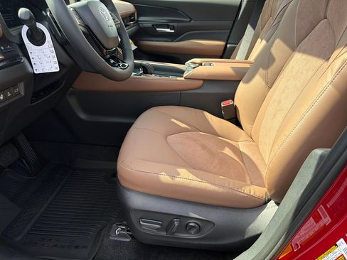 New 2026 Toyota Grand Highlander AWD Hybrid image 17