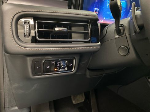 New 2026 Lincoln Aviator Premiere image 17