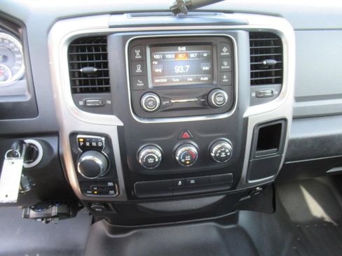 Used 2019 RAM 1500 Classic SLT AWD/4WD image 28