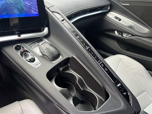 Used 2020 Chevrolet Corvette Stingray Convertible w/ 1LT image 23