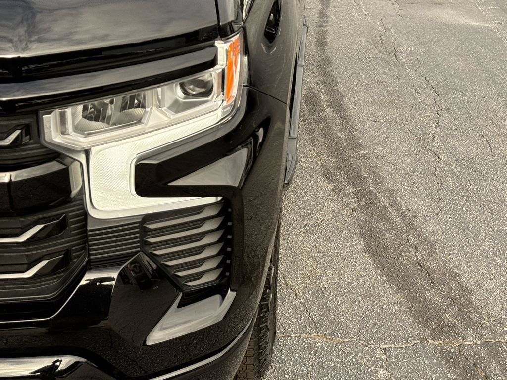 Used 2024 Chevrolet Silverado 1500 RST AWD/4WD image 10