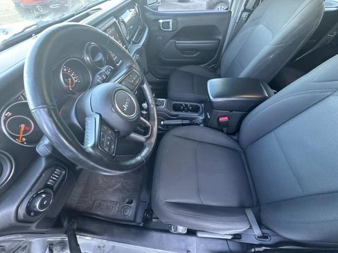 Used 2022 Jeep Wrangler Unlimited Sport image 19