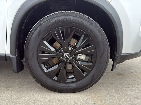 Used 2022 Nissan Rogue SV FWD image 33