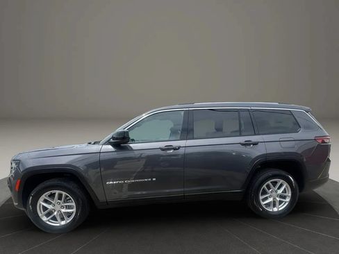 Used 2023 Jeep Grand Cherokee L Laredo AWD/4WD image 8