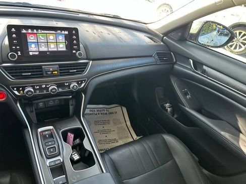 Used 2021 Honda Accord Touring image 11
