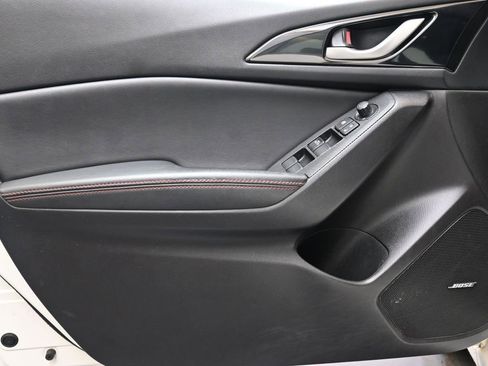 Used 2015 MAZDA MAZDA3 i Grand Touring image 22