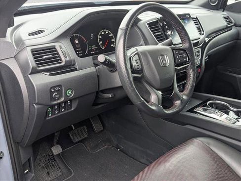 Certified 2025 Honda Ridgeline Black Edition image 11