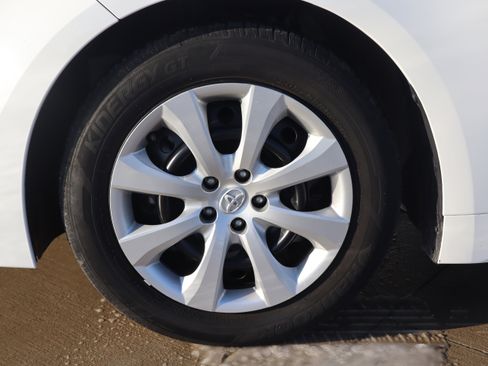 Used 2024 Toyota Corolla LE image 24