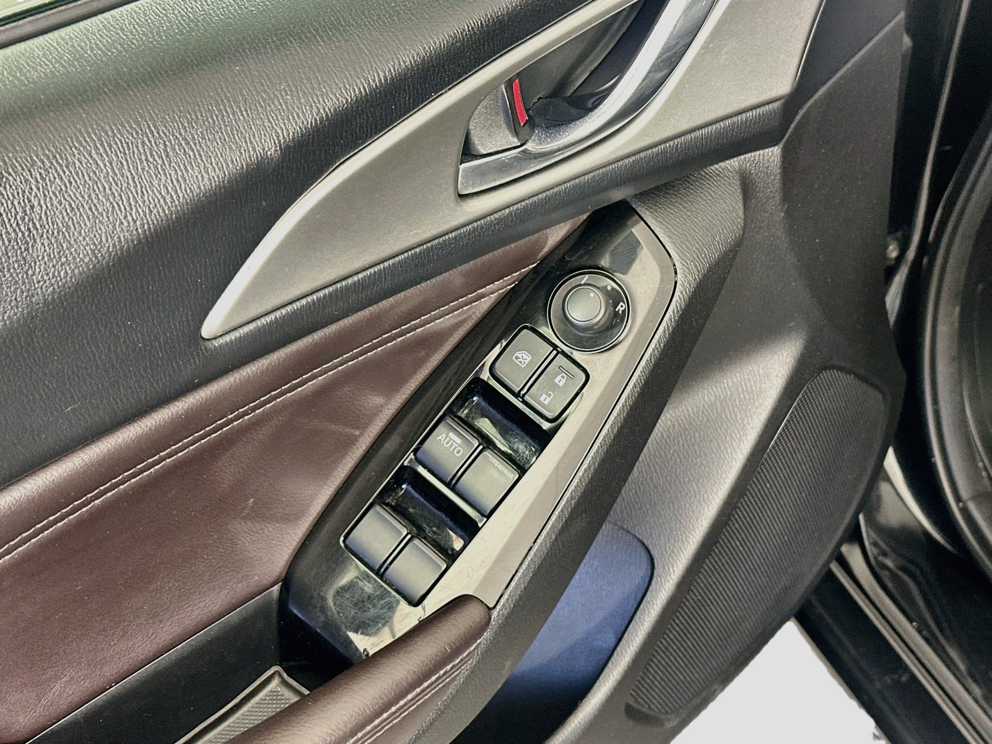 Used 2018 MAZDA MAZDA3 Touring FWD image 15