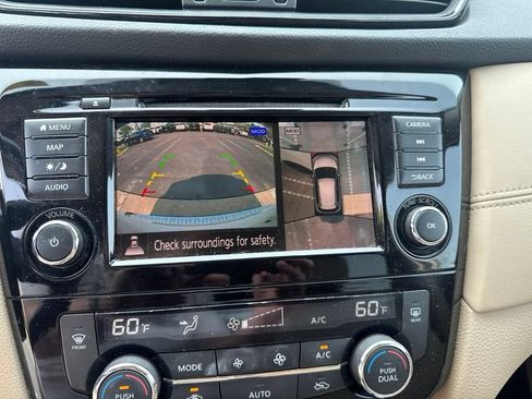 Used 2019 Nissan Rogue SL AWD/4WD image 12