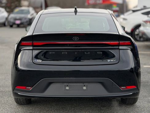 Used 2024 Toyota Prius LE image 4