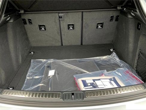 New 2025 Porsche Macan image 20