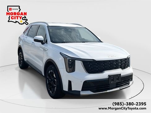 Used 2024 Kia Sorento S image 1