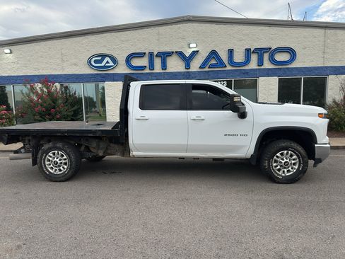 Used 2024 Chevrolet Silverado 2500 LT w/ Convenience Package AWD/4WD image 3