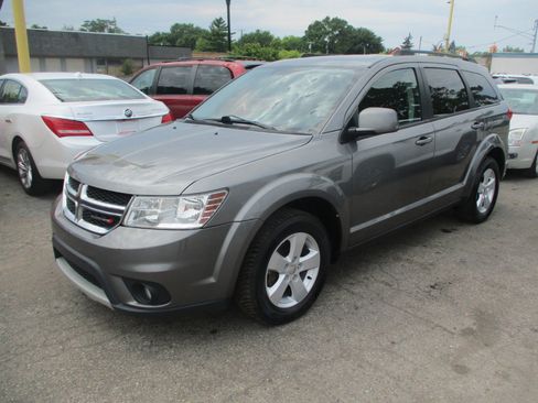 Used 2012 Dodge Journey SXT image 3