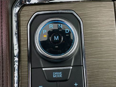 Used 2024 Ford Expedition Limited image 25