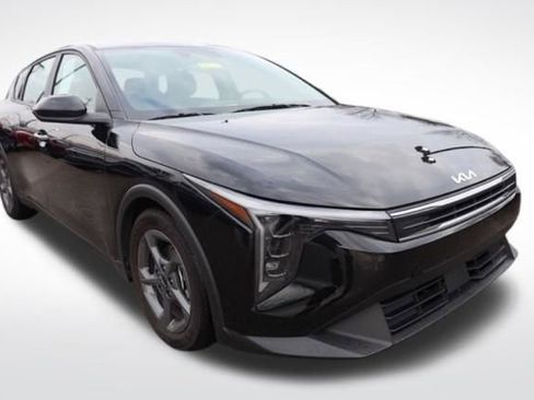 Certified 2025 Kia K4 LXS image 4