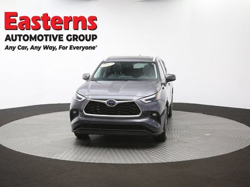 Used 2022 Toyota Highlander XLE AWD/4WD image 55