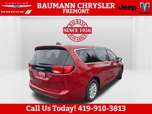 New 2026 Chrysler Voyager LX FWD image 8