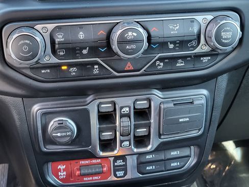 Used 2022 Jeep Wrangler Unlimited Rubicon w/ Xtreme Recon 35" Tire Package image 22