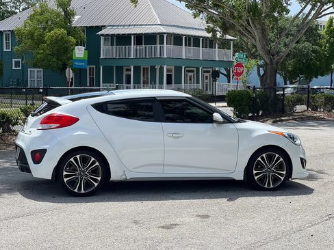 Used 2016 Hyundai Veloster Turbo FWD image 5
