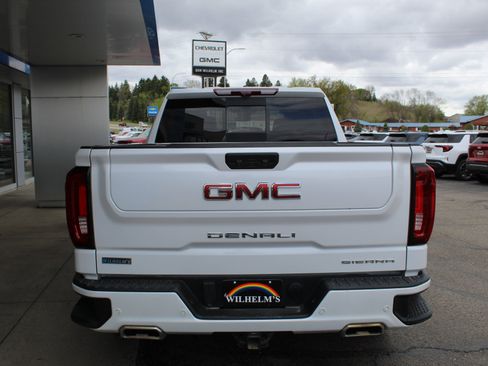 Used 2023 GMC Sierra 1500 Denali w/ Denali Reserve Package AWD/4WD image 4