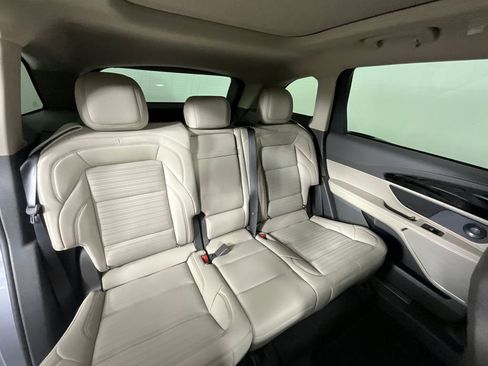 Used 2025 Lincoln Nautilus Reserve image 23