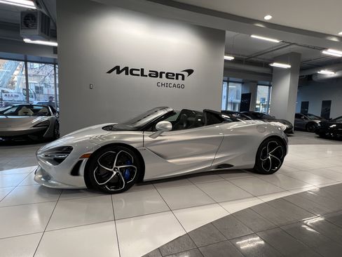 Used 2026 McLaren 750S Spider image 4