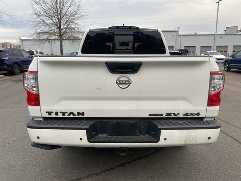 Used 2024 Nissan Titan SV w/ SV Convenience Package image 4