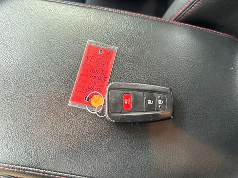 Used 2024 Toyota 4Runner TRD Off-Road Premium image 29