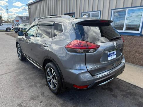 Used 2019 Nissan Rogue SV w/ Sun & Sound Touring Package image 6