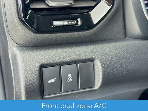 Used 2024 Honda Pilot Touring image 13