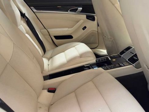 Used 2016 Porsche Panamera Edition RWD image 9