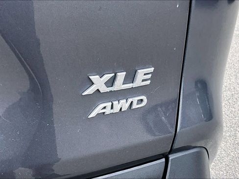 Certified 2022 Toyota RAV4 XLE Premium AWD/4WD image 10