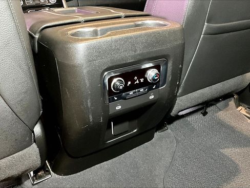 Used 2023 GMC Yukon XL Denali RWD image 11
