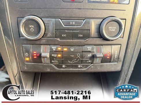 Used 2019 Ford Explorer XLT w/ Equipment Group 202A AWD/4WD image 30