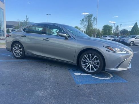 Used 2021 Lexus ES 350 w/ Premium Package image 4