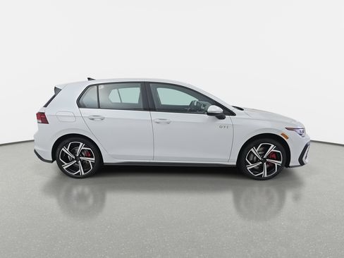 New 2026 Volkswagen GTI SE image 2