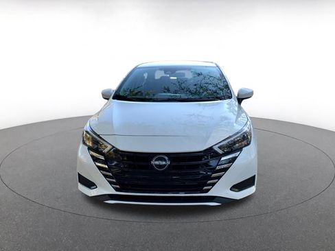 Used 2025 Nissan Versa SV image 2