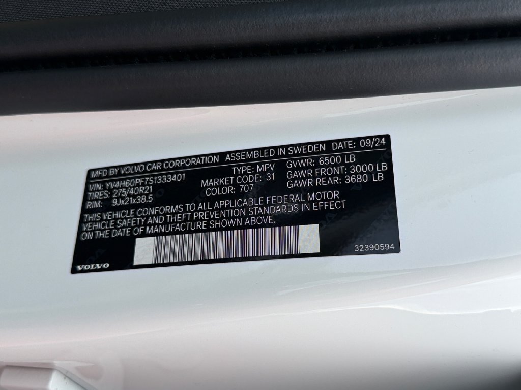Certified 2025 Volvo XC90 T8 Ultra AWD/4WD image 30