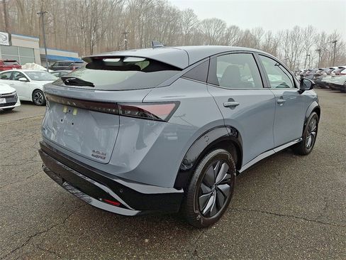 Used 2024 Nissan Ariya AWD image 7