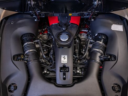 Used 2022 Ferrari F8 Tributo image 24