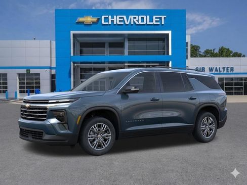 New 2026 Chevrolet Traverse LT w/ Driver Confidence Package FWD image 3
